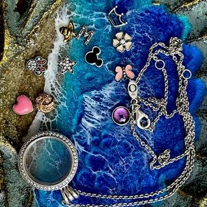 Pandora Floating Locket Necklace 17 inch with 11 Charms